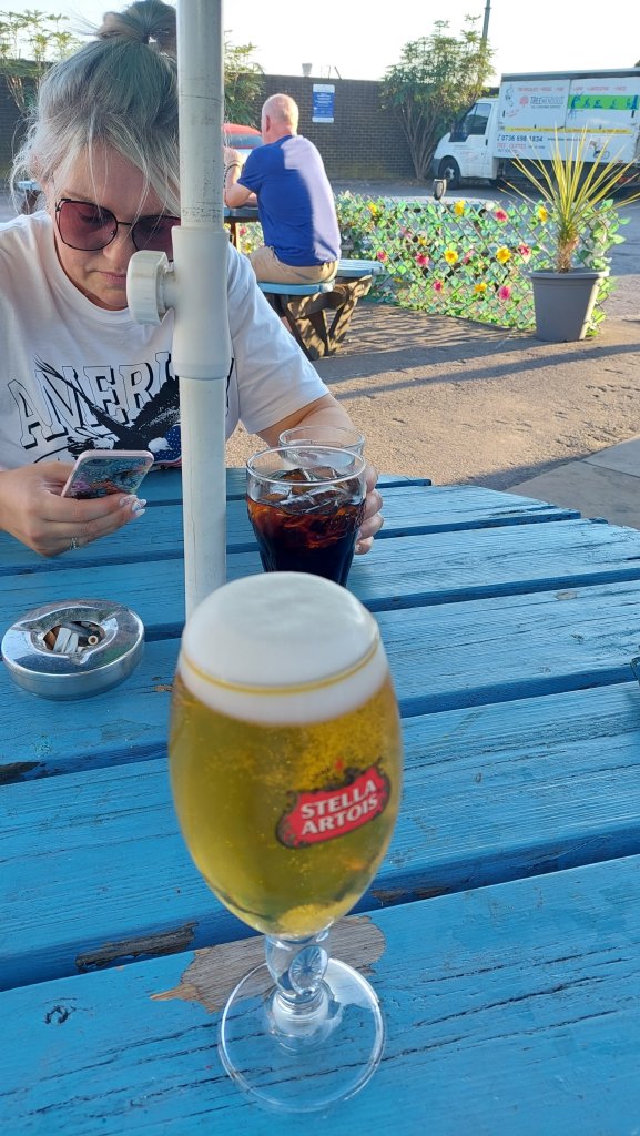 Stella and diet coke £9