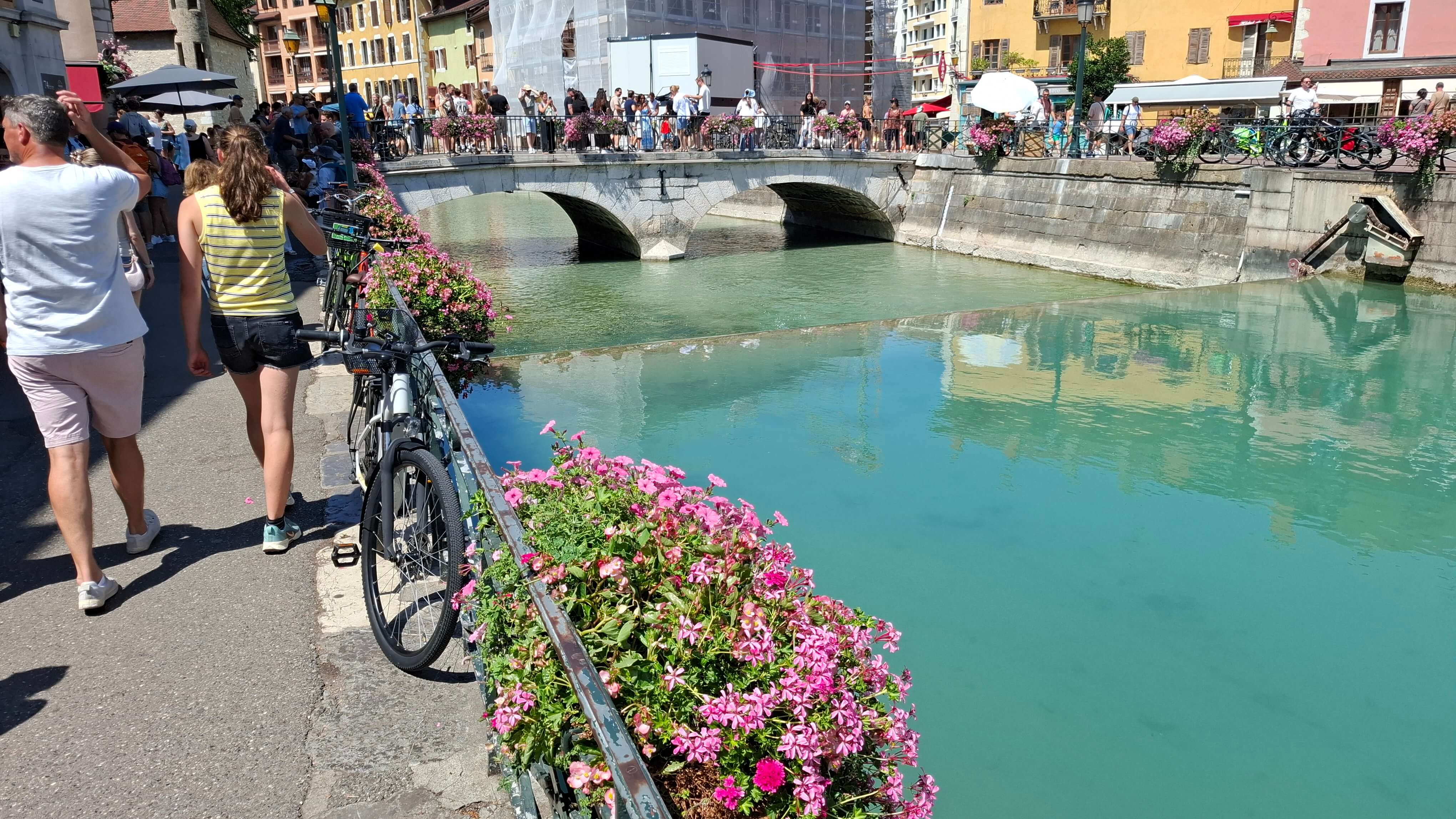 The bridge over the canal