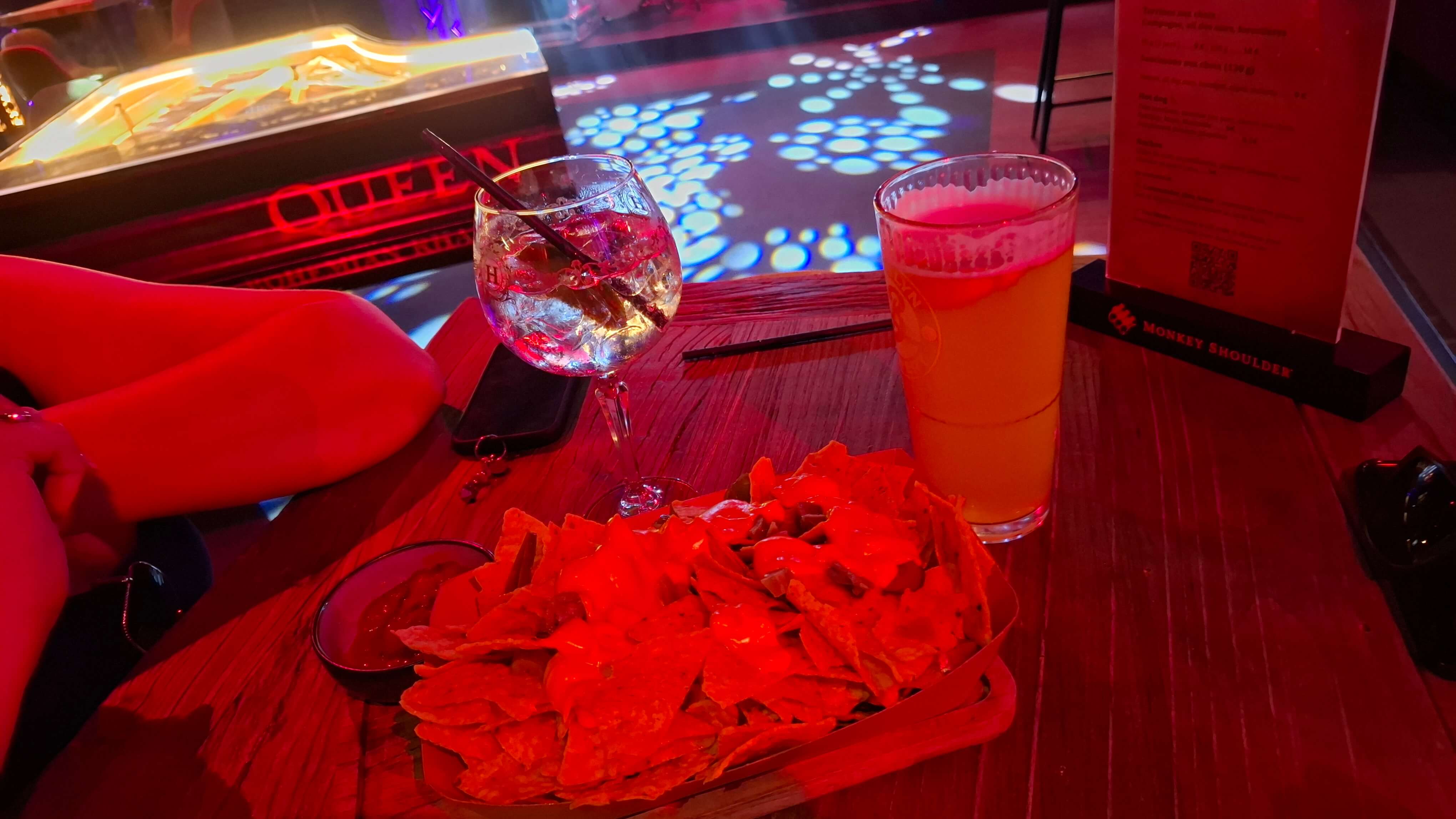Dry nachos and drinks instead of pizza