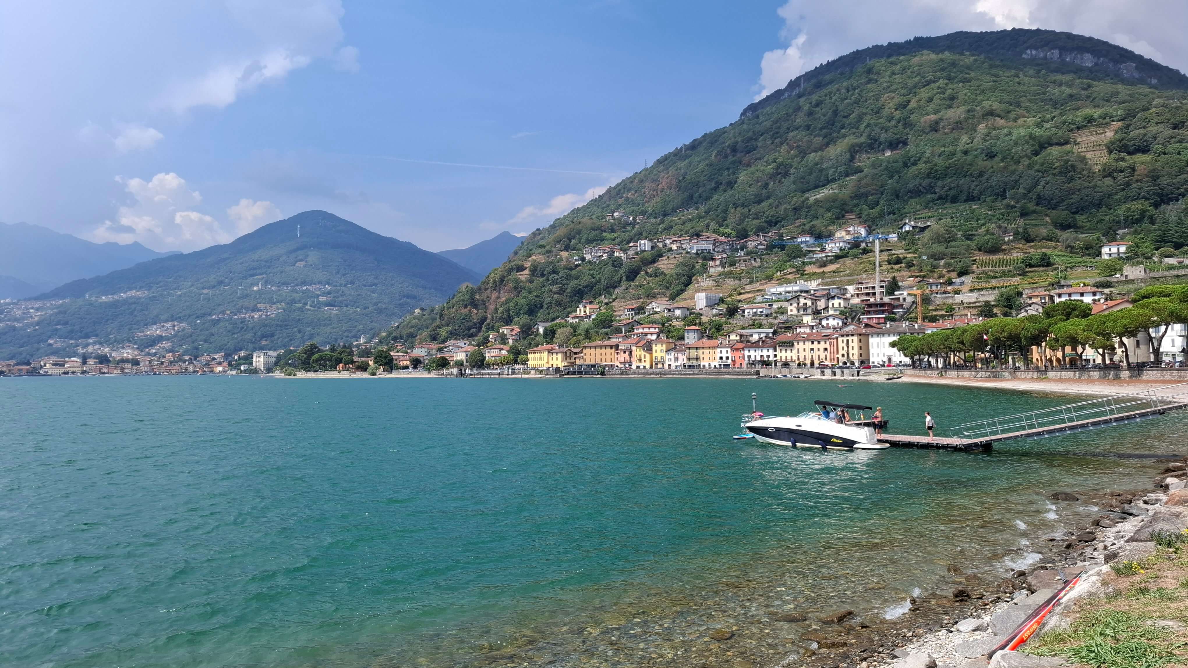 Lake Como shoreline view
