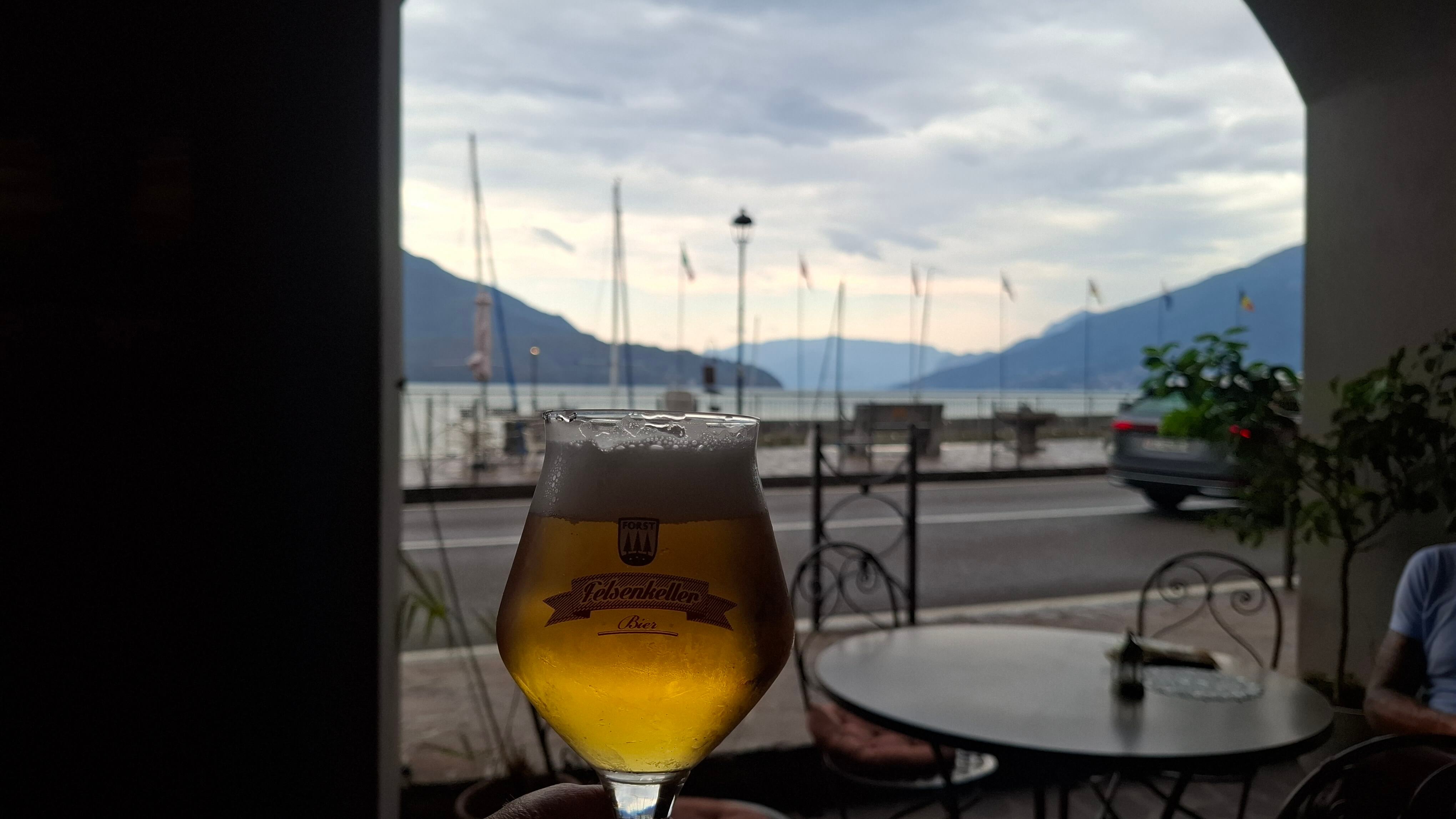 Lakeside bar quick stop