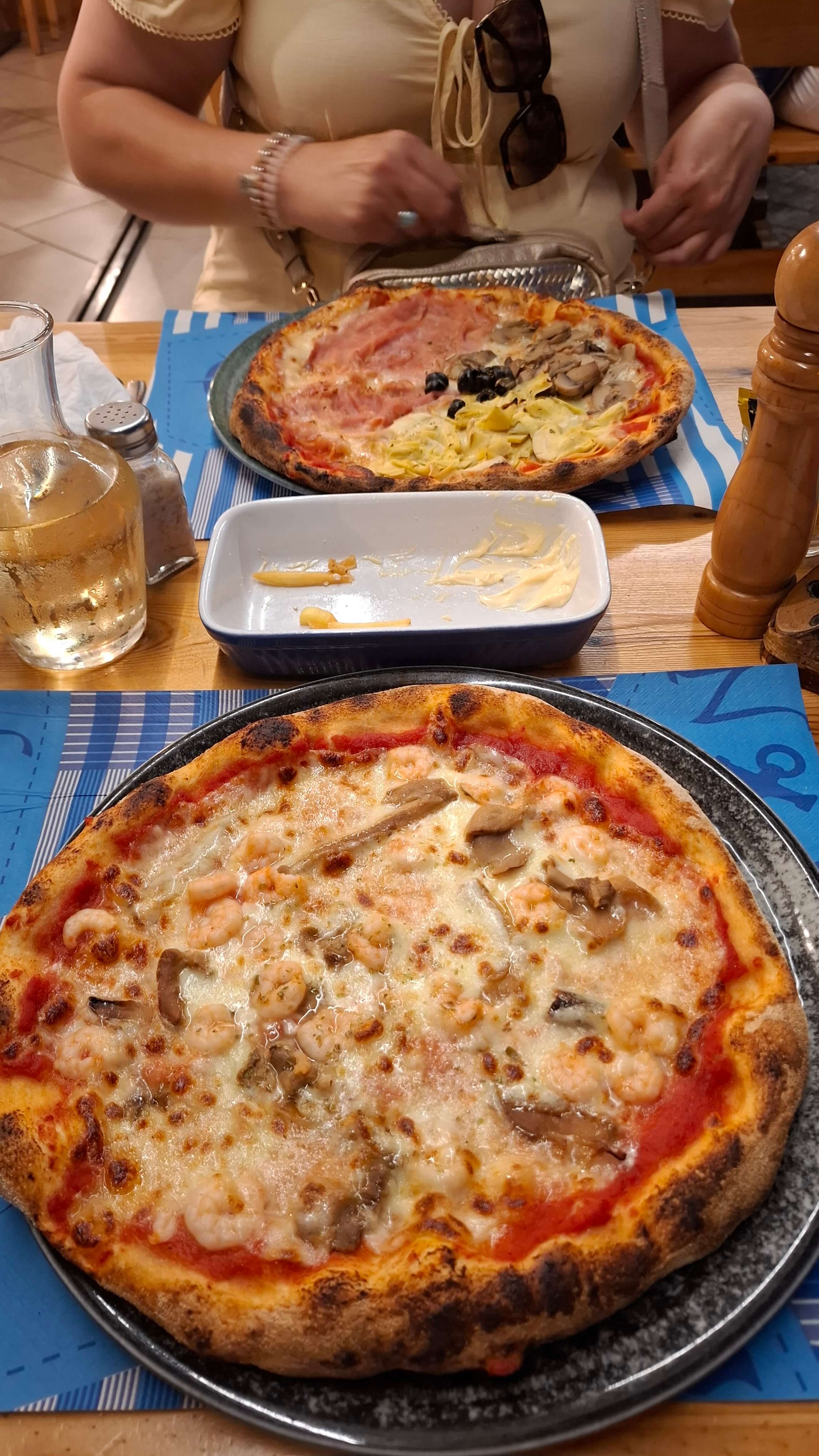 Evening walk to Pizzeria La Riviola