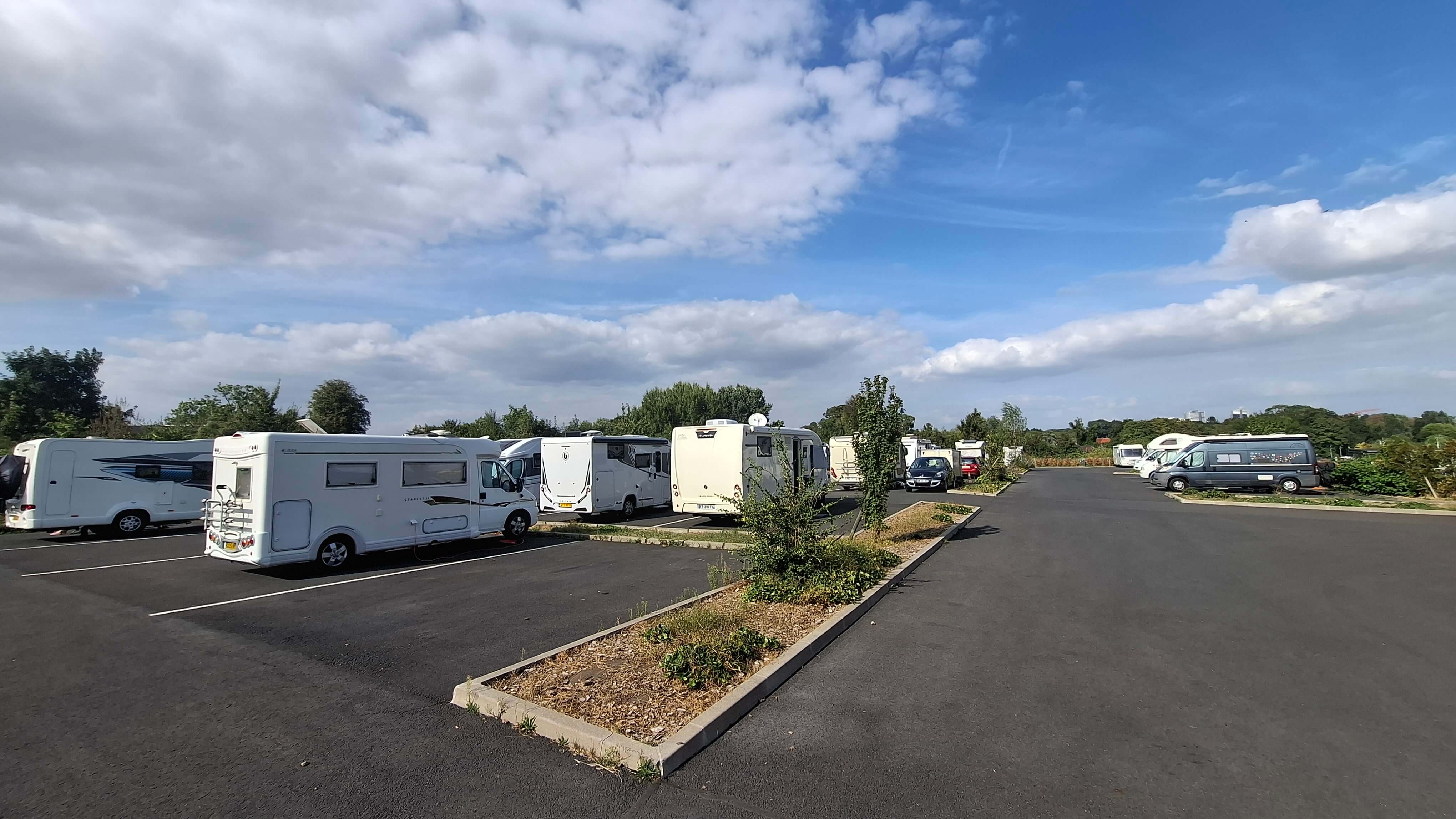 Campsite pitch setting at Arras