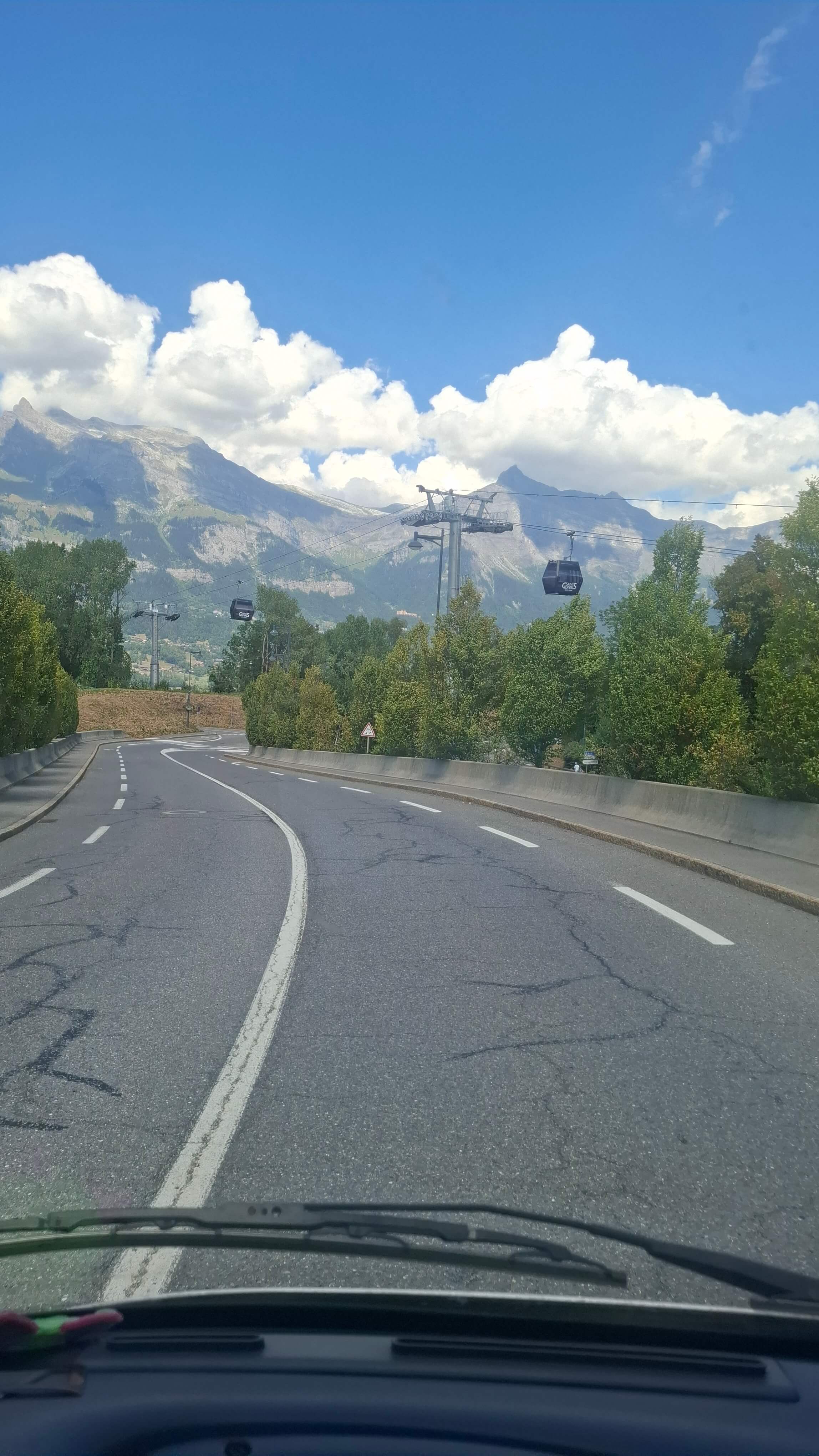 Hairpin bend jam