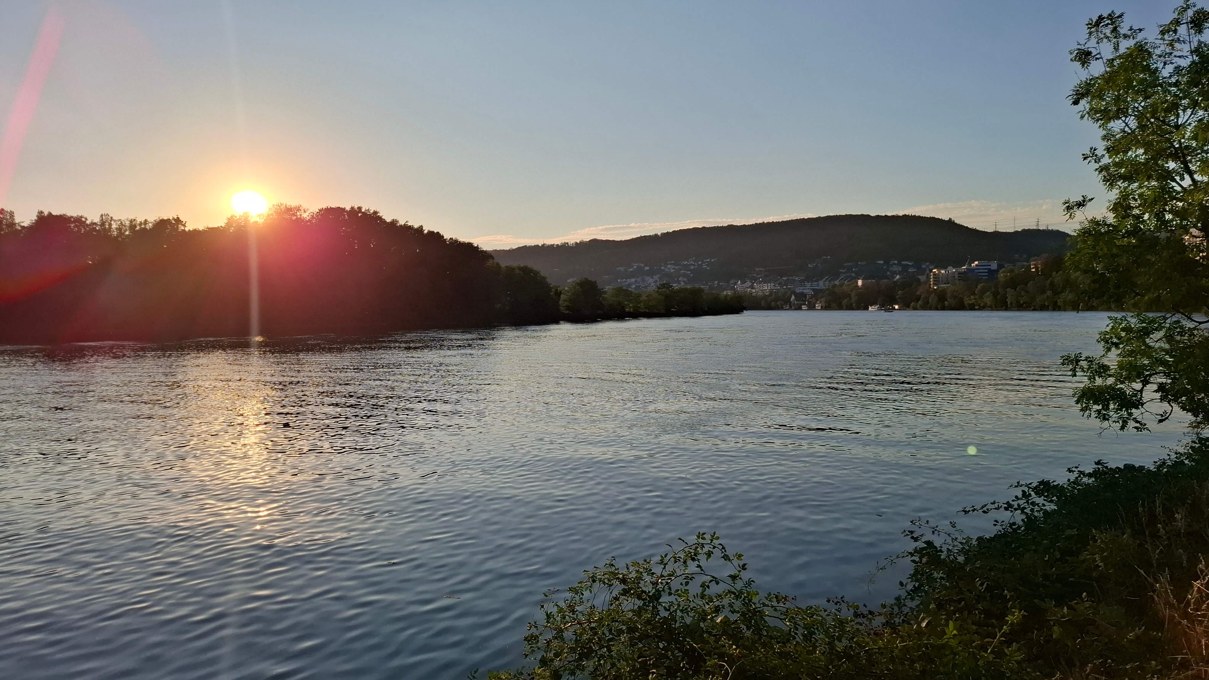 Walking trail along the Rhine to Waldshut